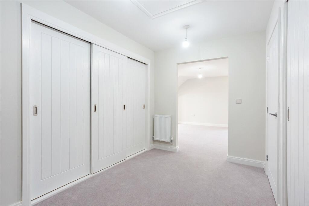 Landing/Dresing Room