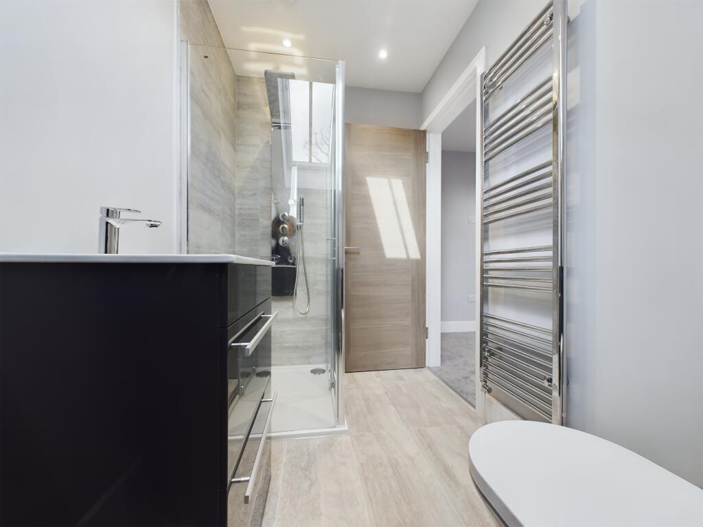 Master's ensuite