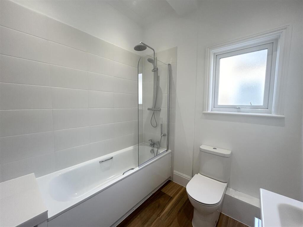 Bathroom..jpeg
