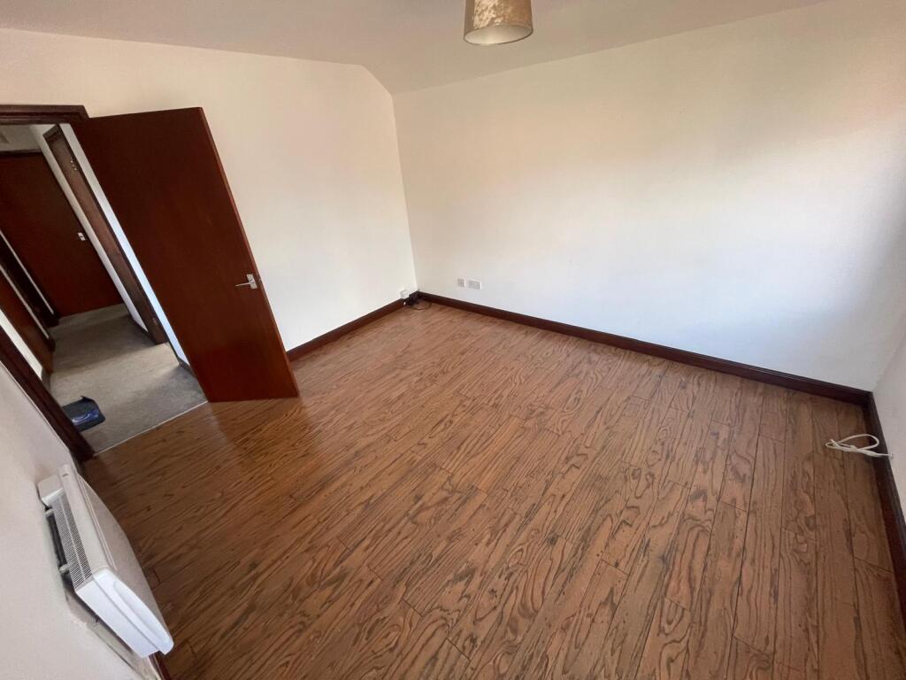 WhatsApp Image 2025-08-12 at 17.12.22_804f142d