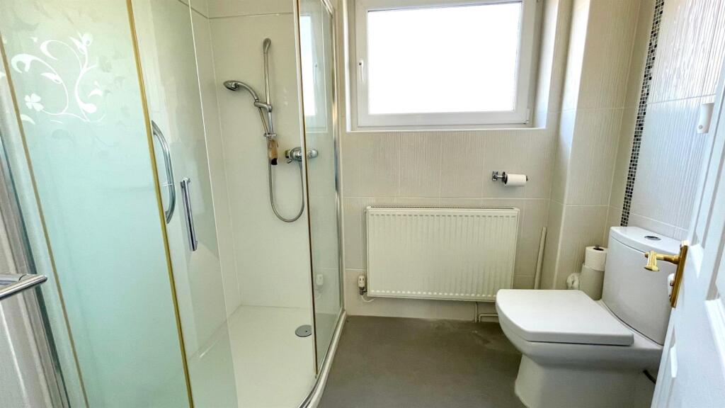 TILED 3 PIECE SHOWER ROOM