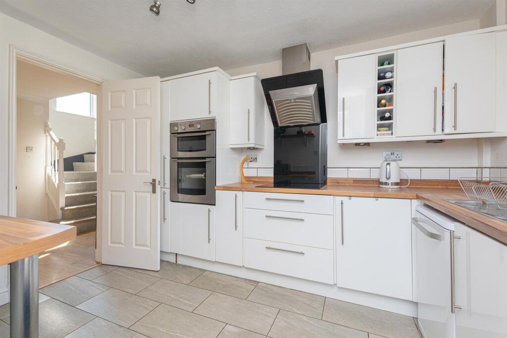 kitchen-2.jpg