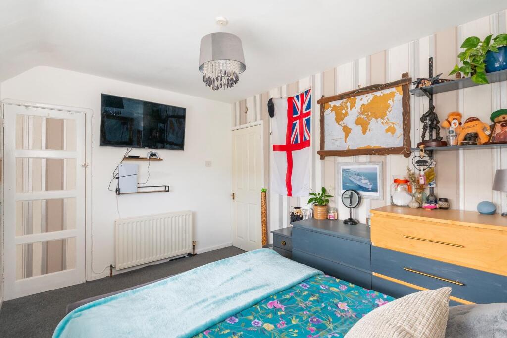 0B2TRCS - Bedroom B.jpg