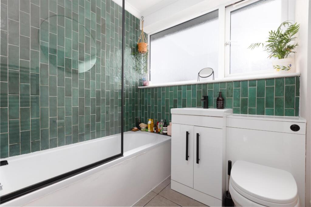 99 Gilbert Road, BS5-25.jpg