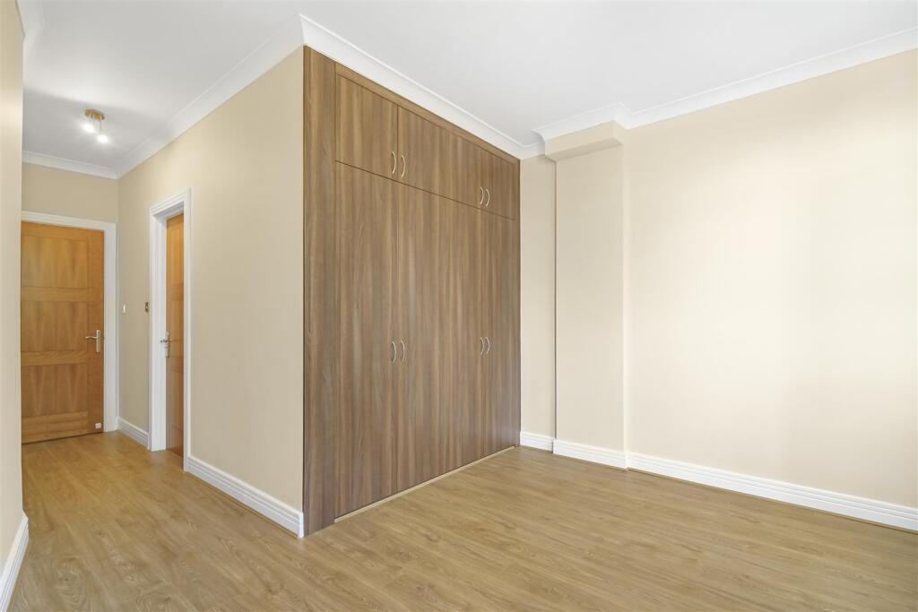 Flat_11_William_Hunt_Mansions_Harrods_Village_SW13