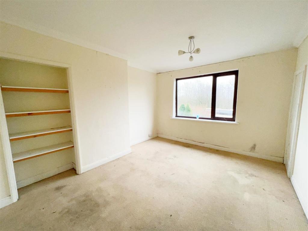 Bedroom 1.jpg