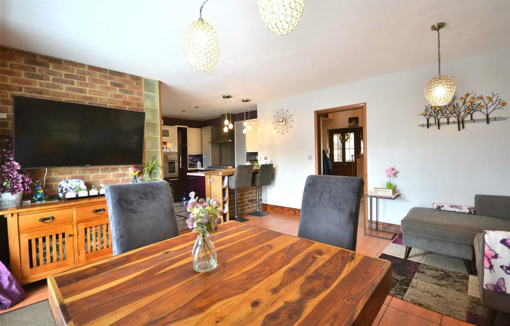 Open Plan Kitchen/breakfast room