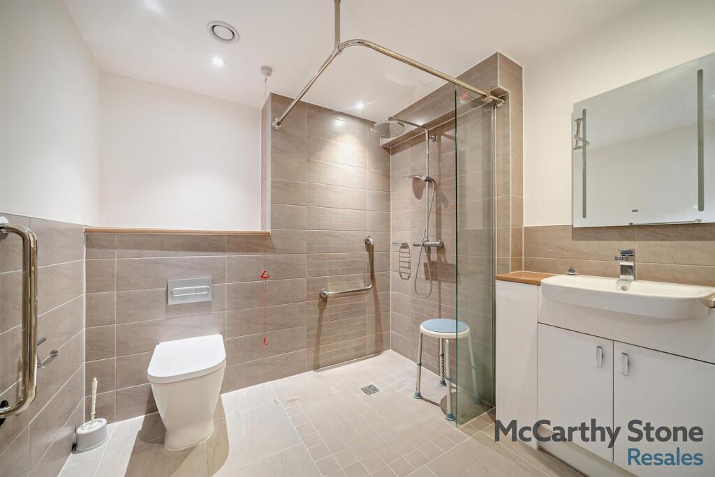 8660408-interior18-800.jpg