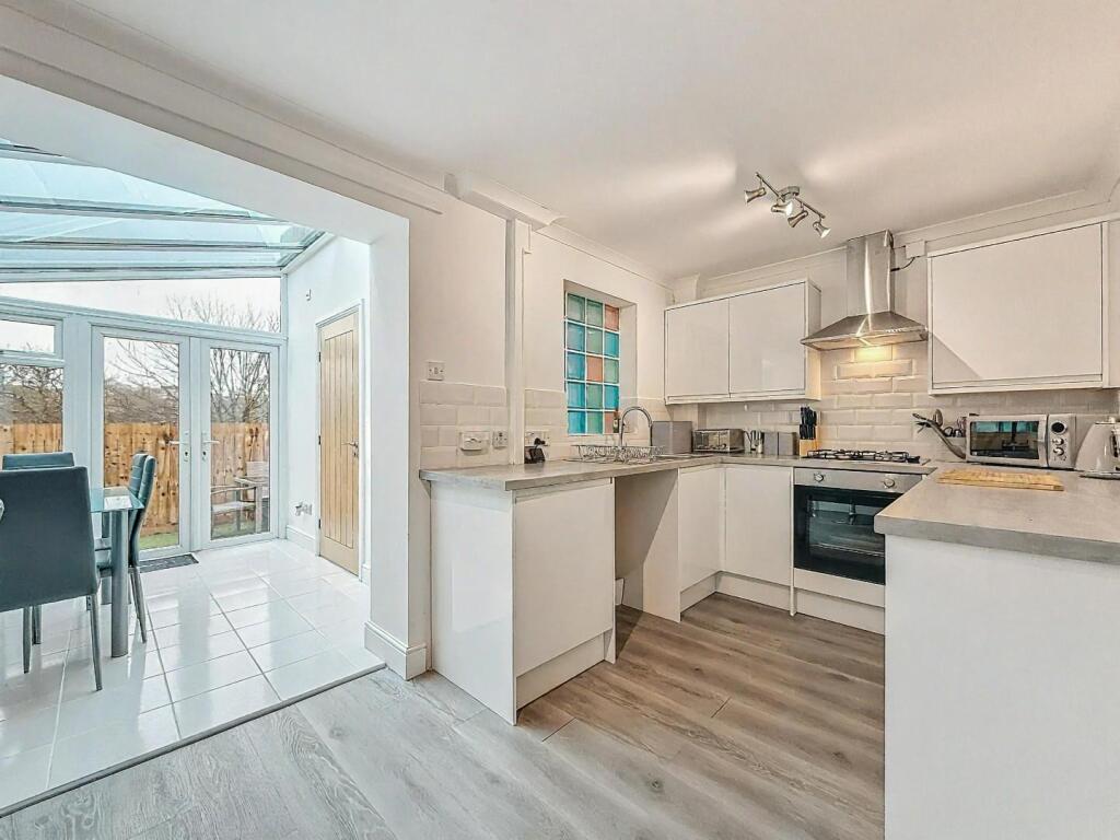 Kitchen / Breakfast Room