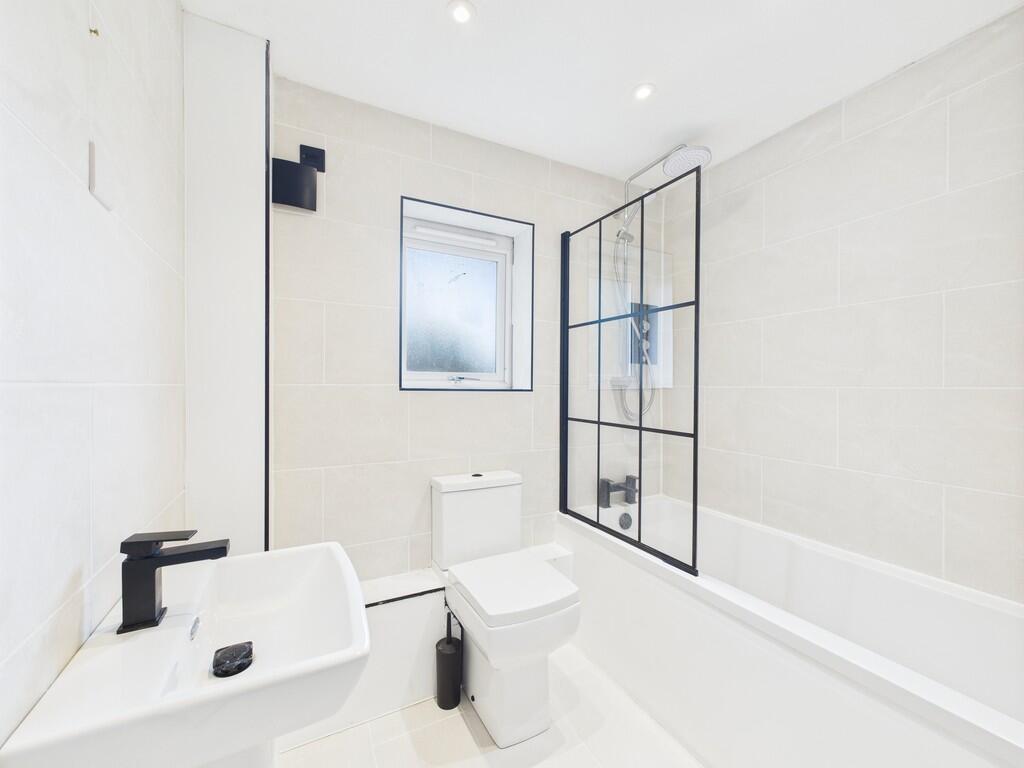 CAM04018G0-PR0288...