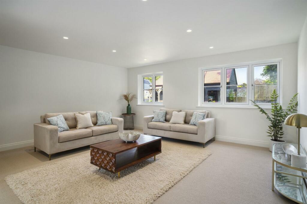 69764 4_5 Farm Court (7)_low.jpg