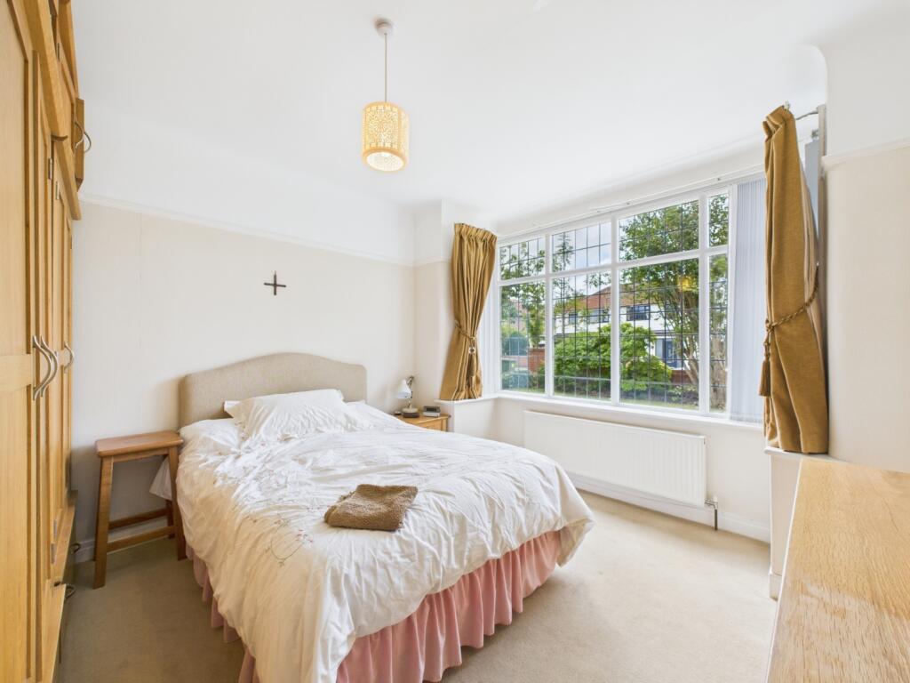 CAM02386G0-PR0138-STILL020