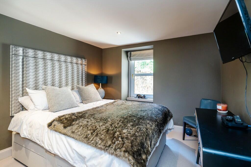 Private bedroom