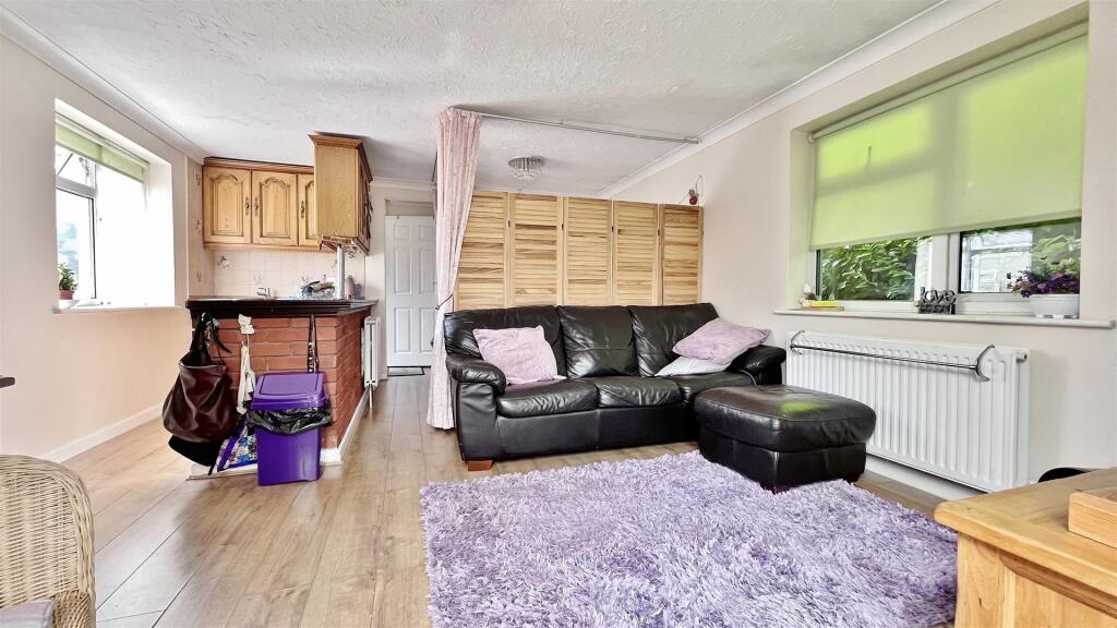 Bedroom/Living Area