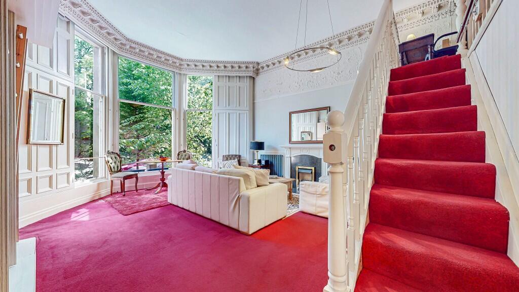 Lounge and mezzanine