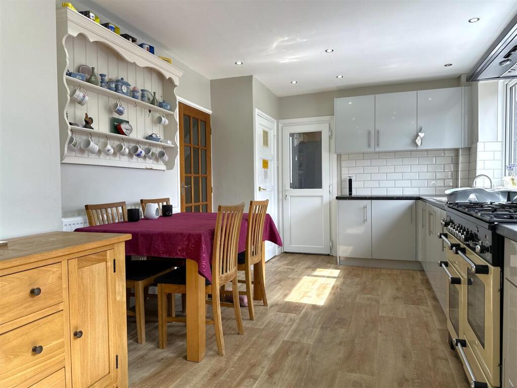 Modern Dining Kitchen 420