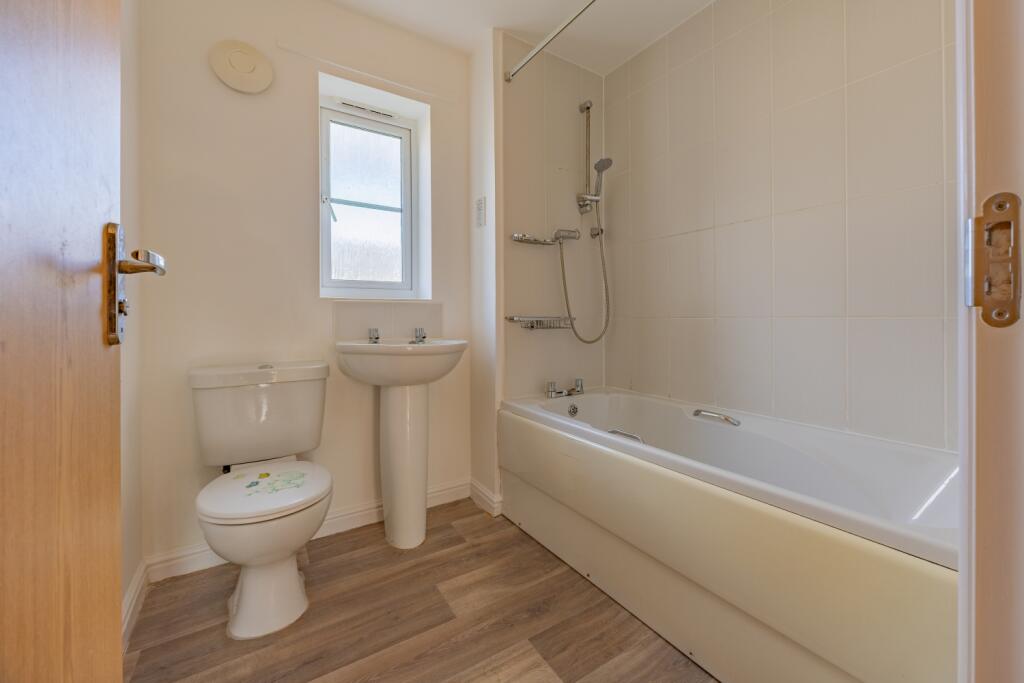 Ewemove Taunton Saffin Drive (24)