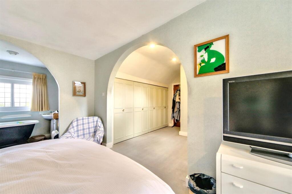 img_9923-img_9927.jpg