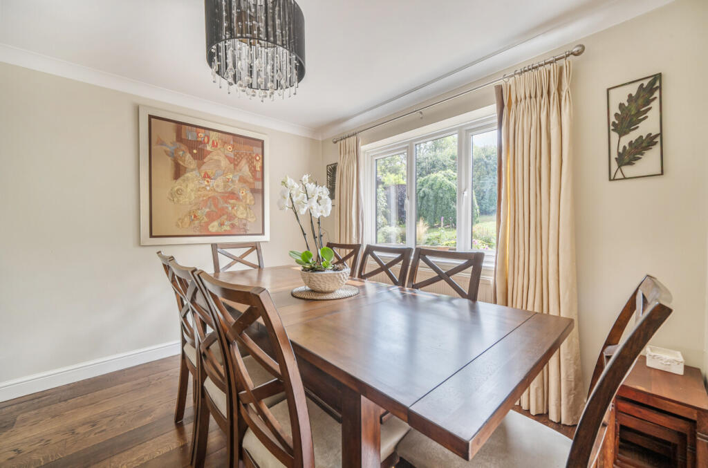 1348549-28-68b981...