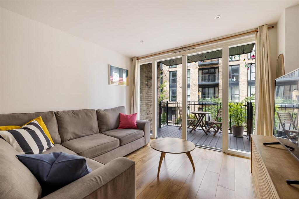 Laburnum Street, E2