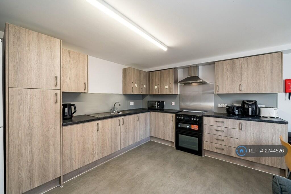 Walton House, Aylesbury, HP21