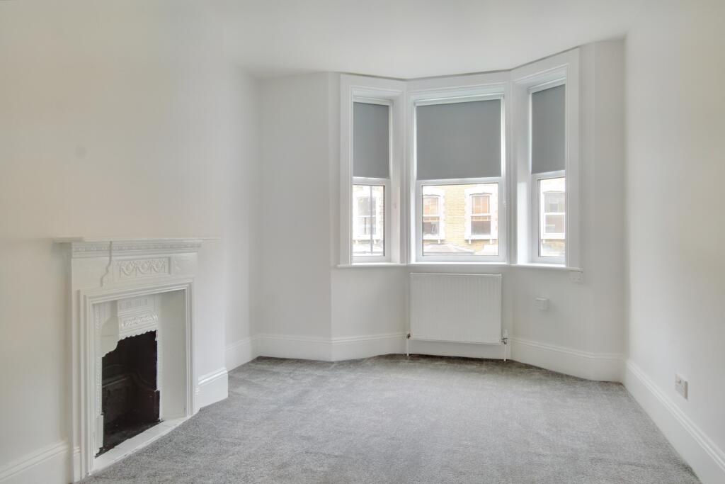 1a.bedroom.jpg