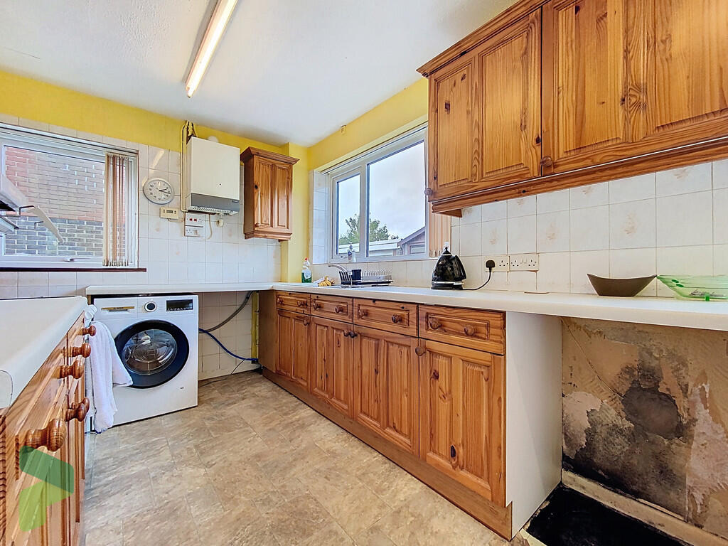 Fitted Dining Kit...