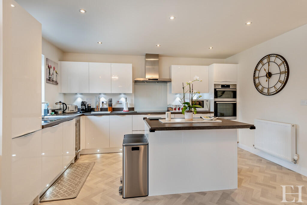 8630549-interior0...