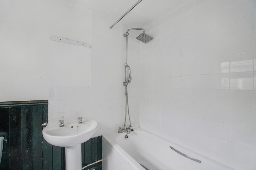 13 Tavistock Road, Stratford, London E15 4ER