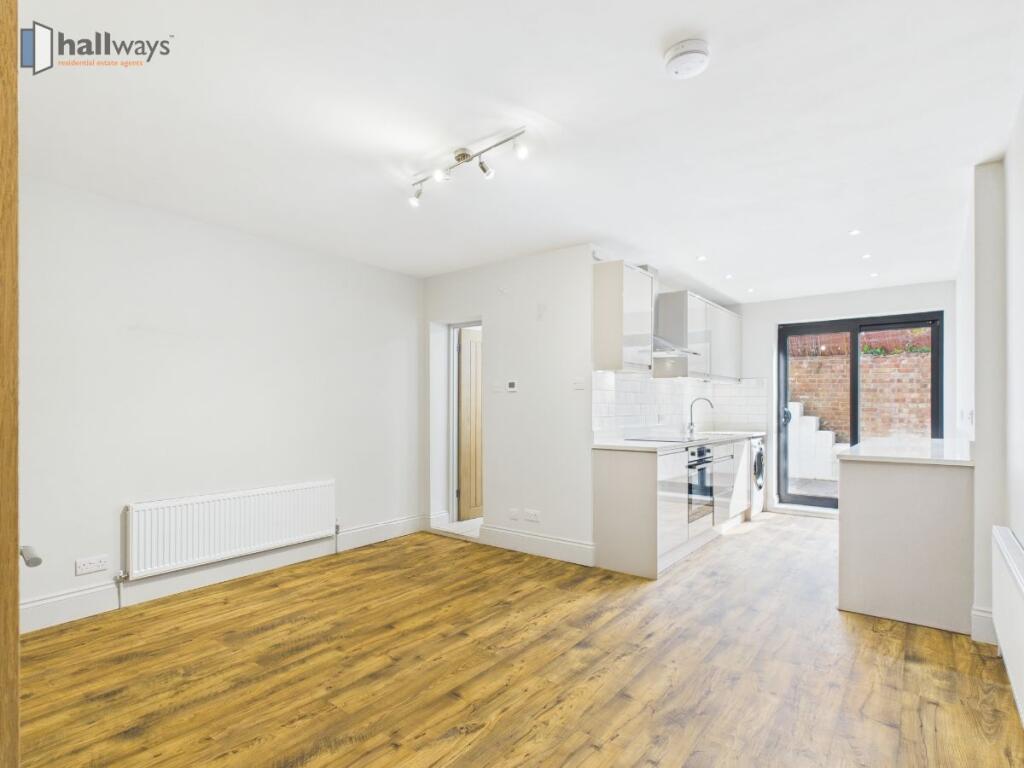 Flat A, Oval Road, Croydon