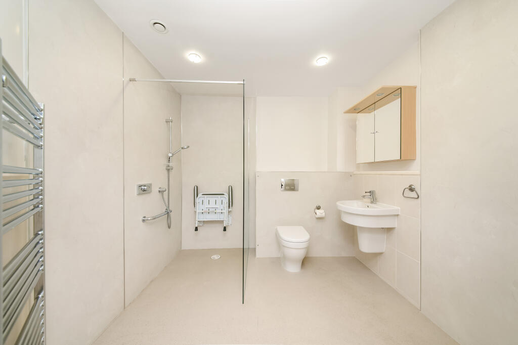 en suite wet room