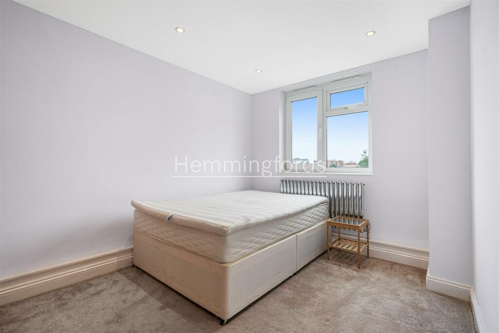 285_Fellows_Court_-15.jpg
