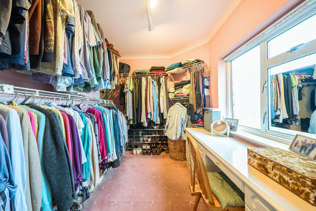 1375543-18-690a26...