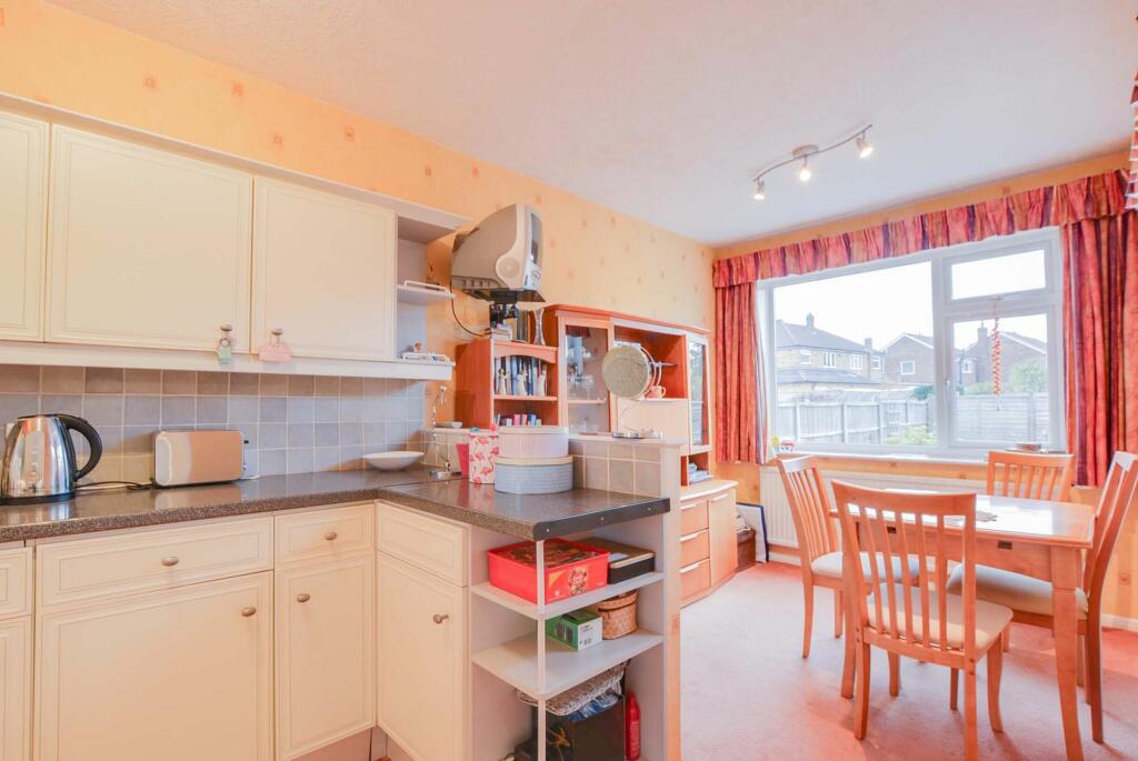 L-Shaped Dining Kitchen