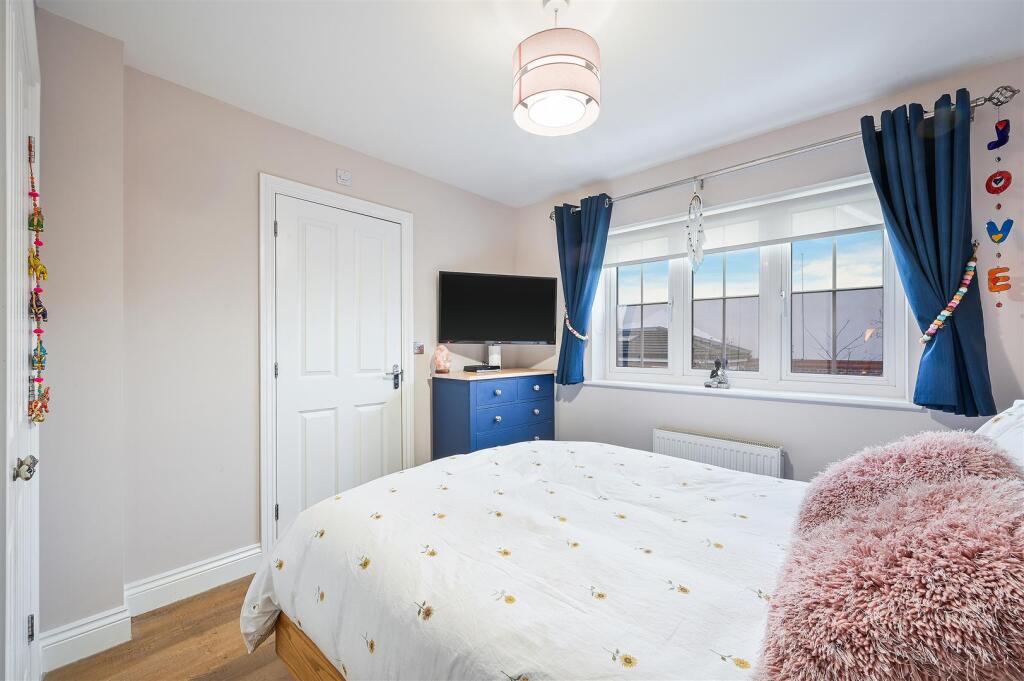 ASH CLOSE, 14, 4- (7).jpg