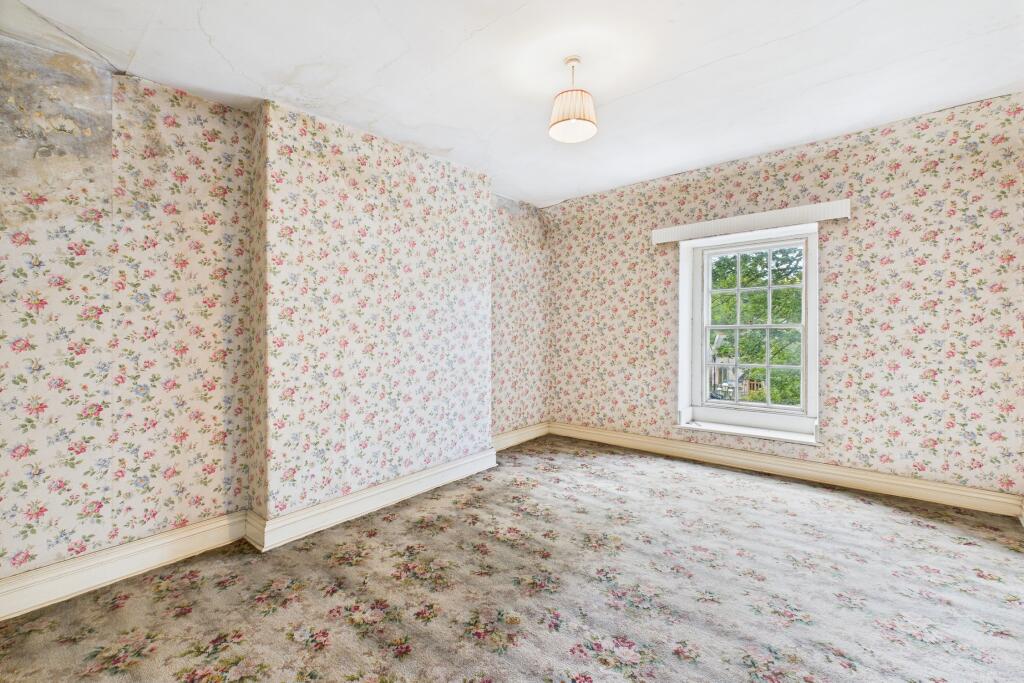 CAM04201G0-PR0094-STILL001