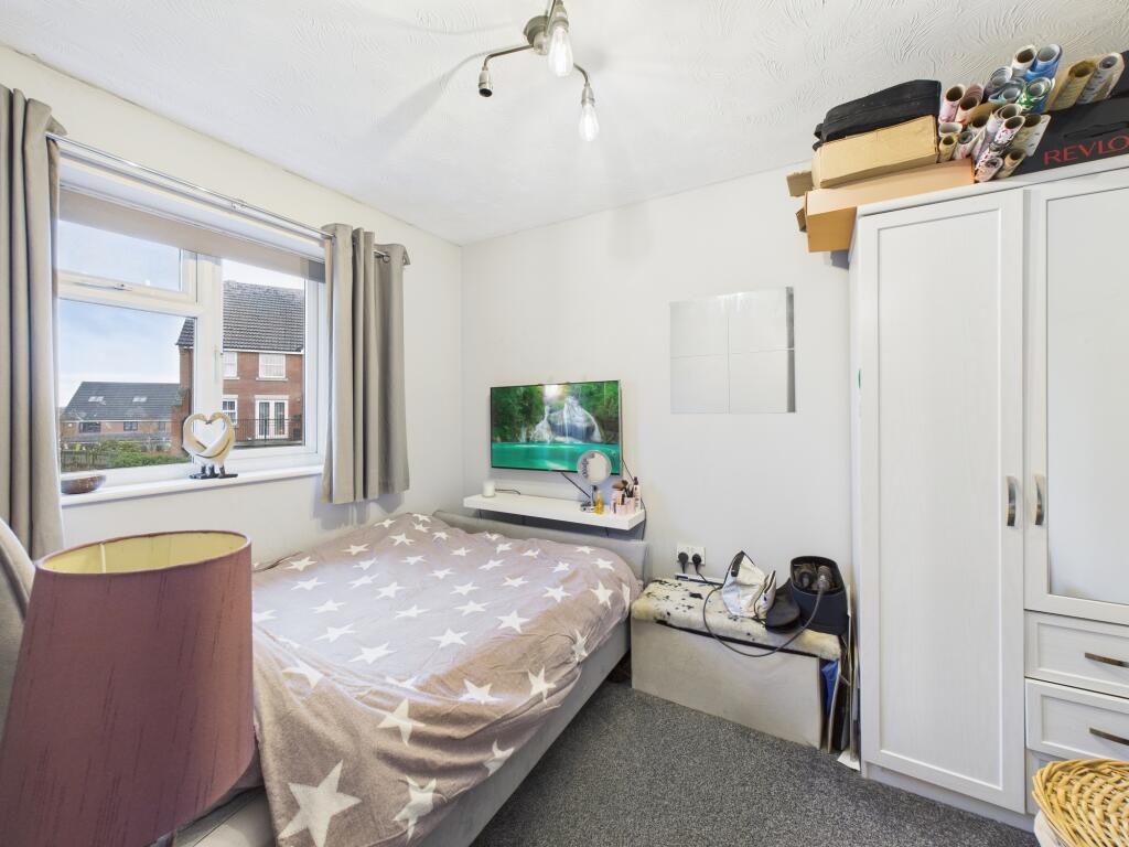 CAM04825G0-PR0245-STILL004