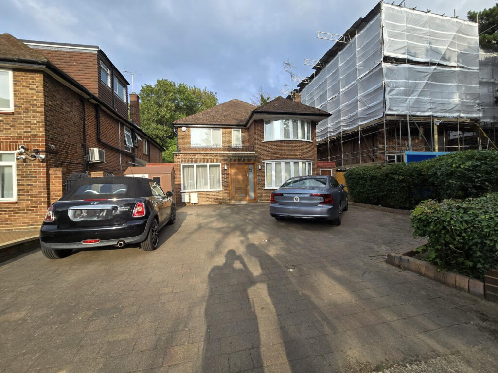 A very high end but homely 4 bedroom detached hom