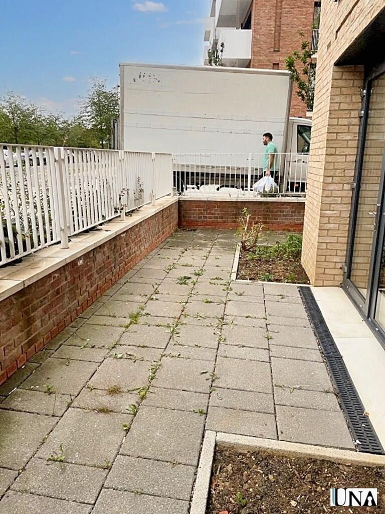 d37e6c3d-87d7-437...