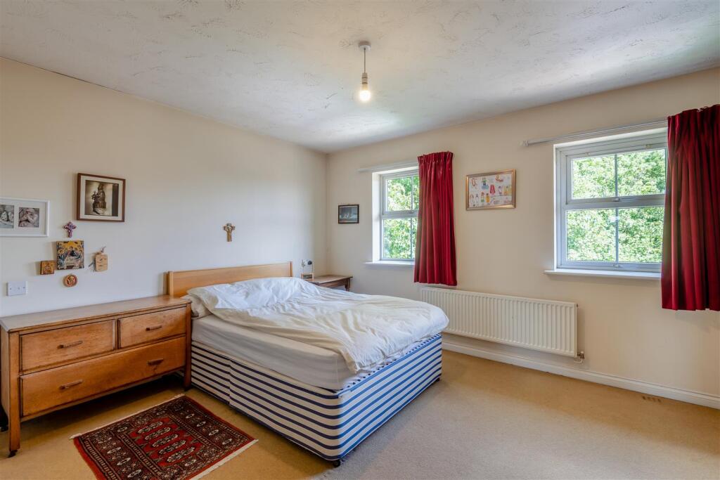 8650755-interior17.jpg