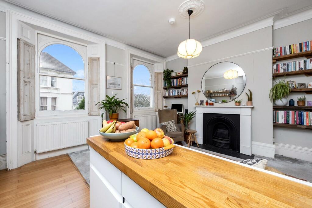 kitchen (2).JPG