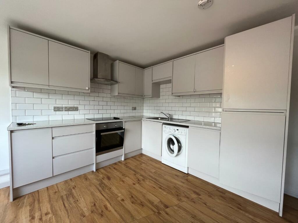 Kitchen &amp; Living