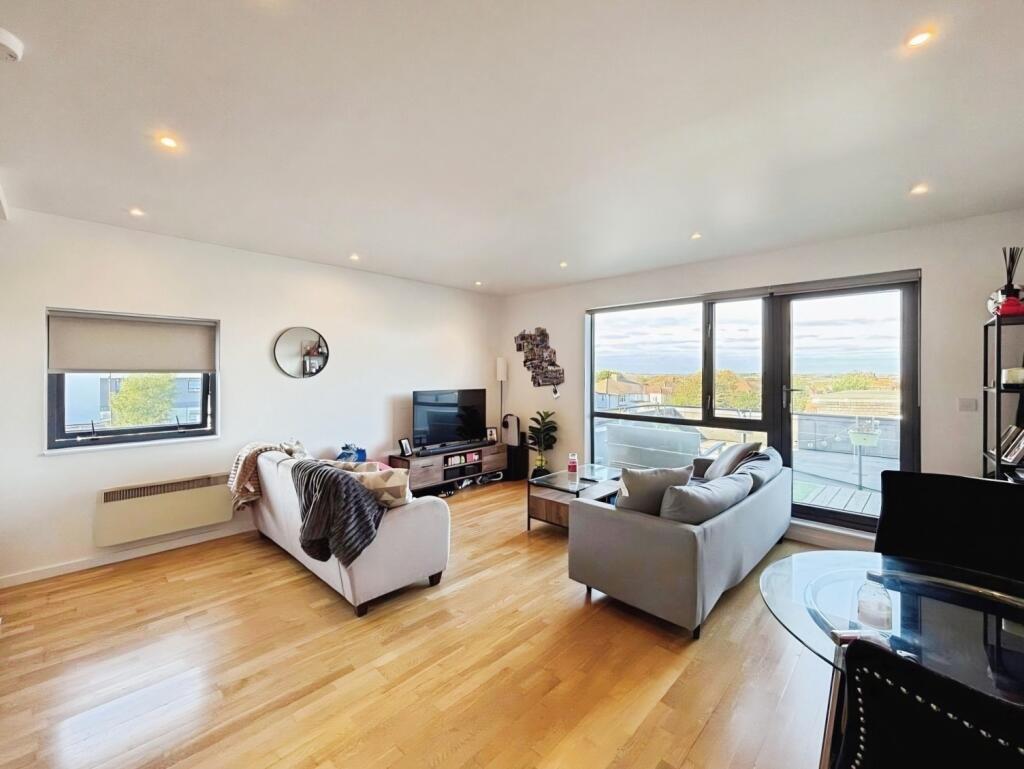 0df4d716-e8f9e-f4...