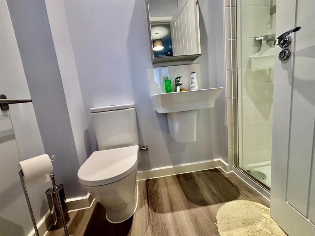 Shower Room En-Suite