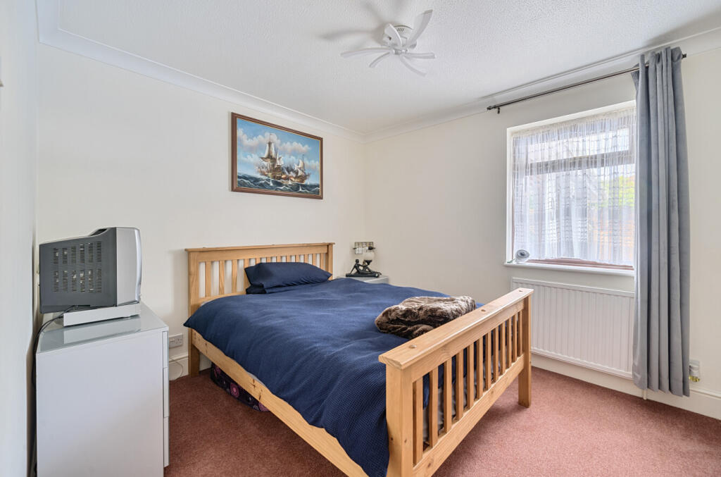 1306695-8-684969d...