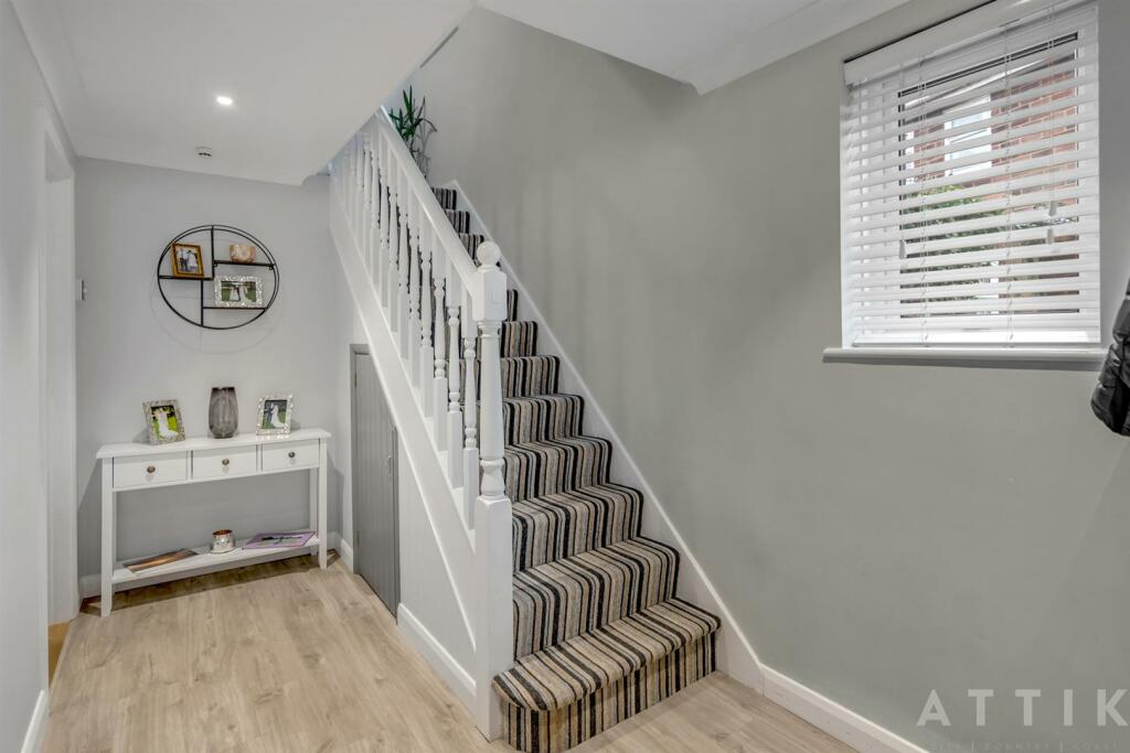 3 Kennedy Avenue, Halesworth, IP19 8EF (10).jpg