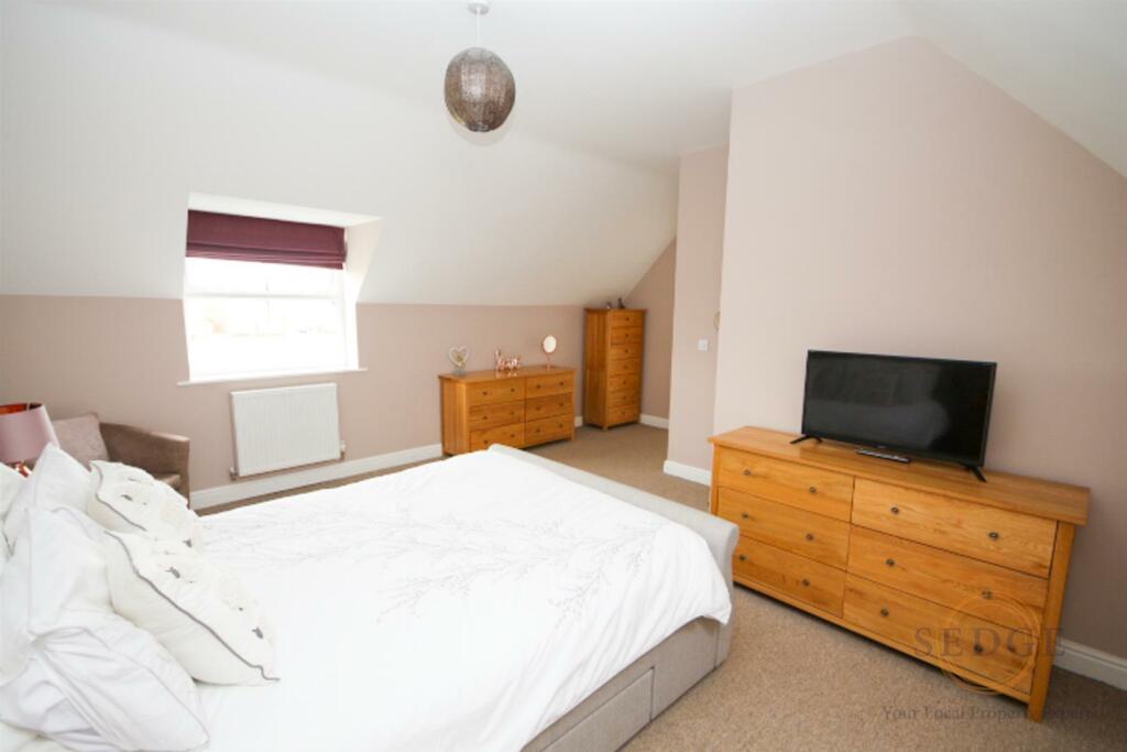 18 derwent way -02.jpg