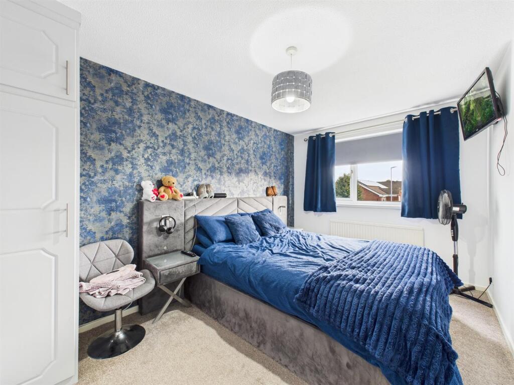 Bedroom: