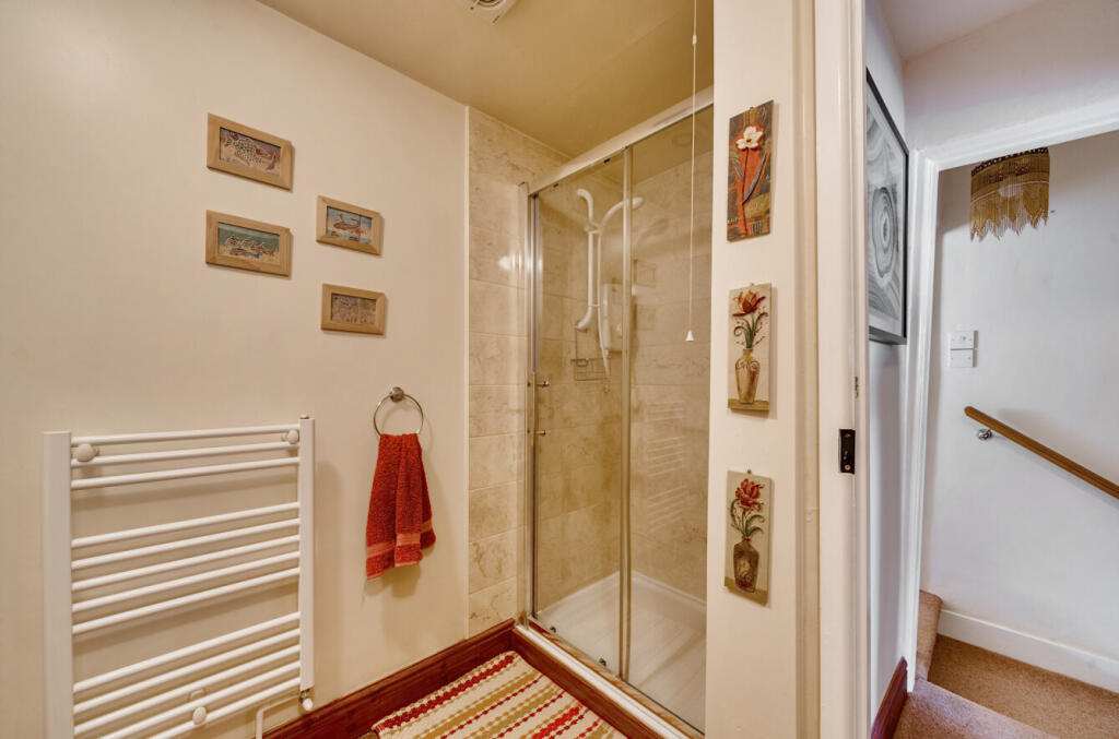 1340405-15-689f52...