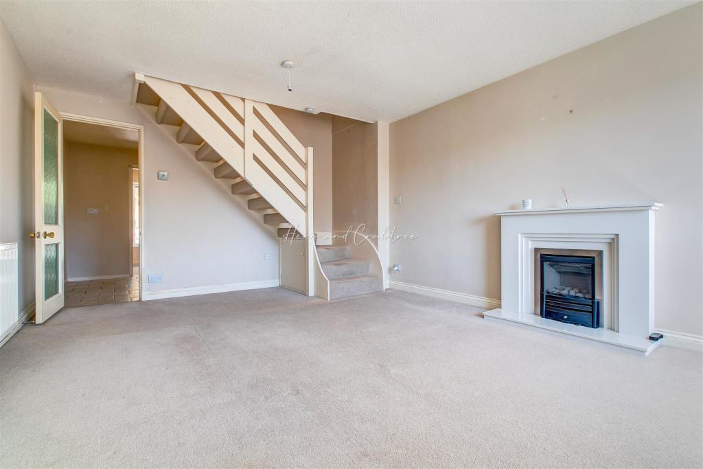 Camelot Way, Thornhill, HernCrabtree_ (17).jpg